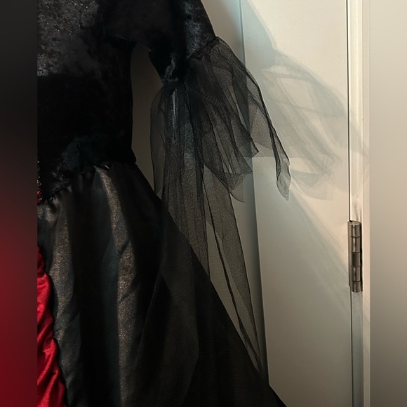 Spirit Halloween Royal Vampiress Dress Costume! Girls Size Medium! EUC! - Picture 4 of 11